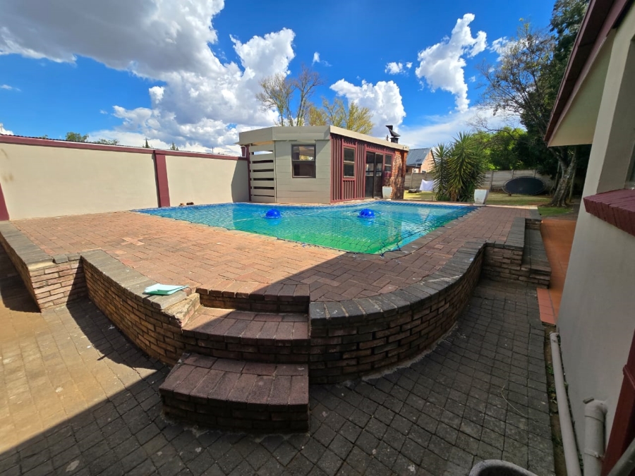4 Bedroom Property for Sale in Dan Pienaar Free State